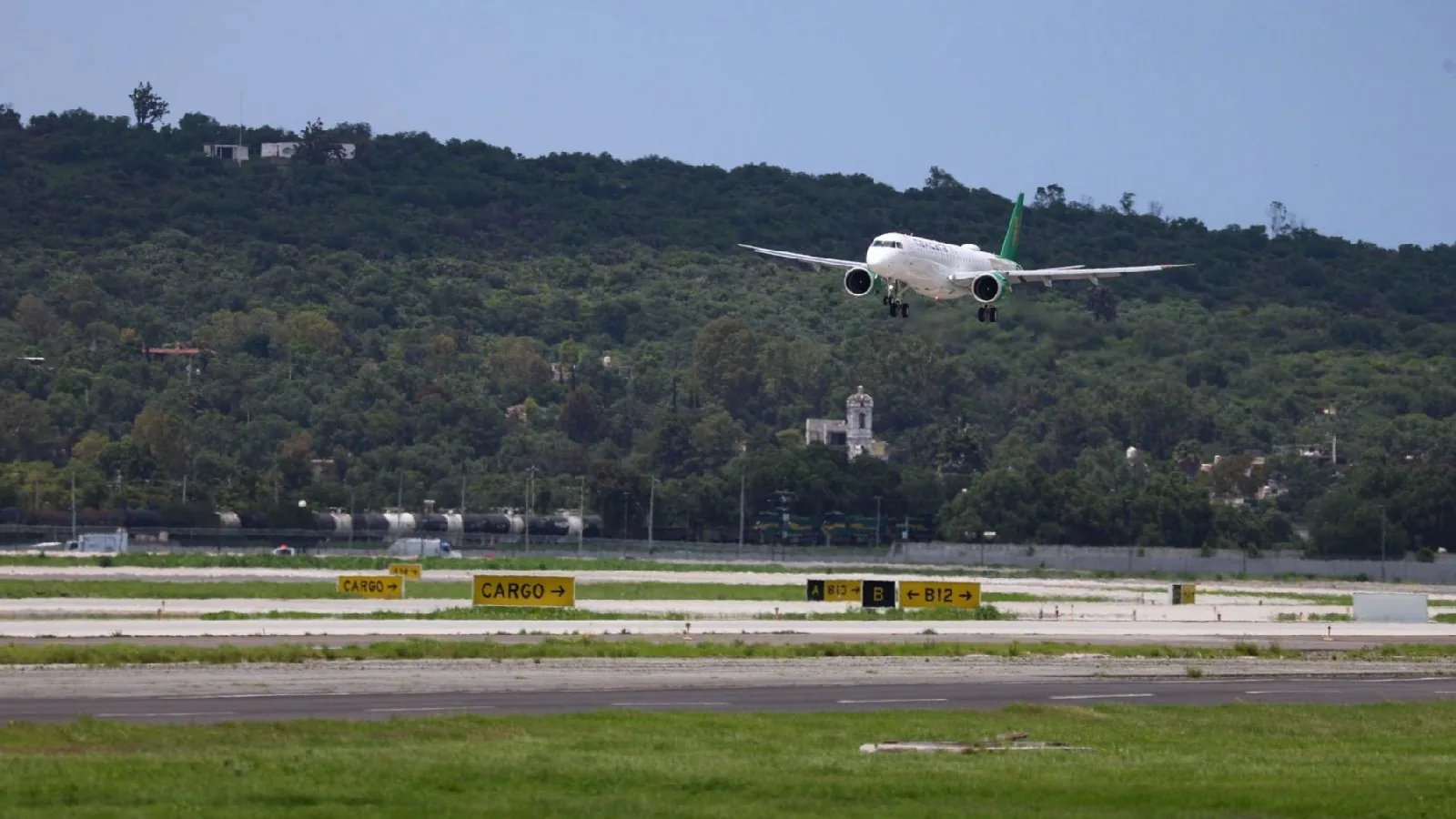 México y EU, en modo pista: 21 pendientes de la FAA y la promesa de más rutas